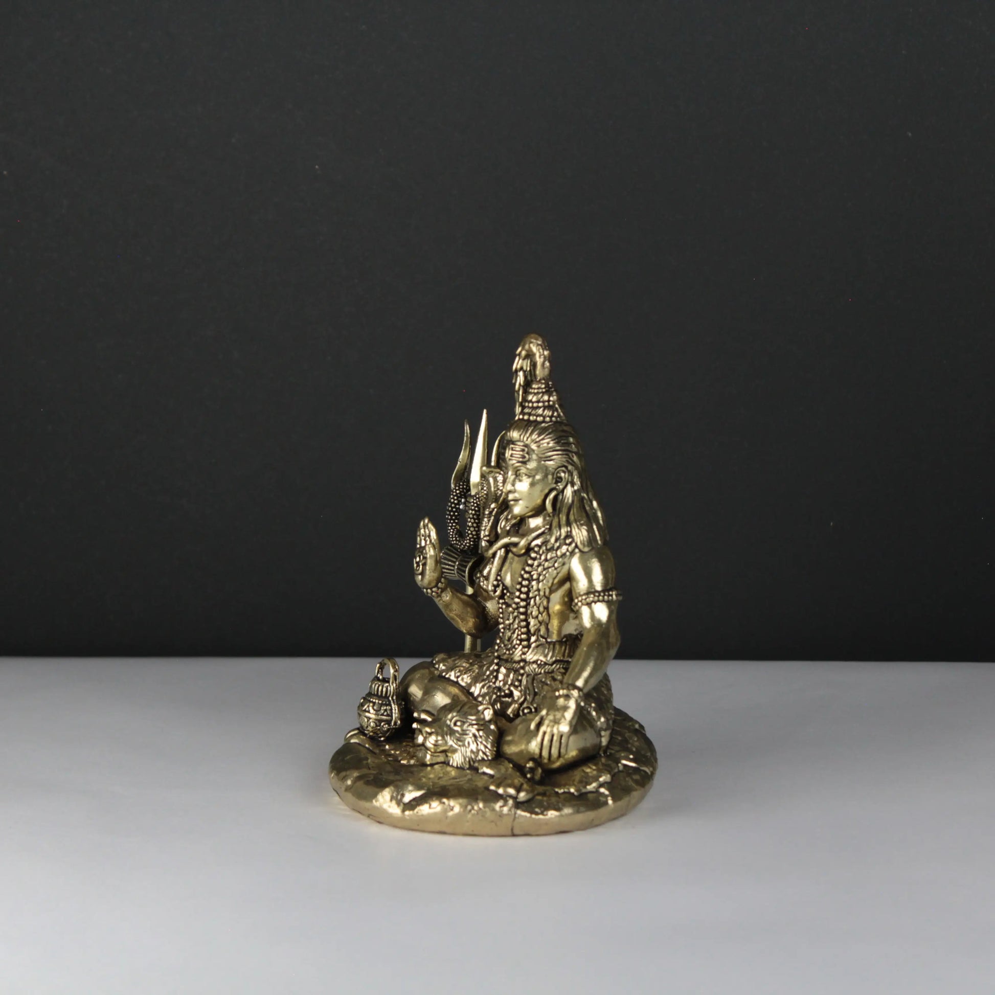 Golden shiv statue